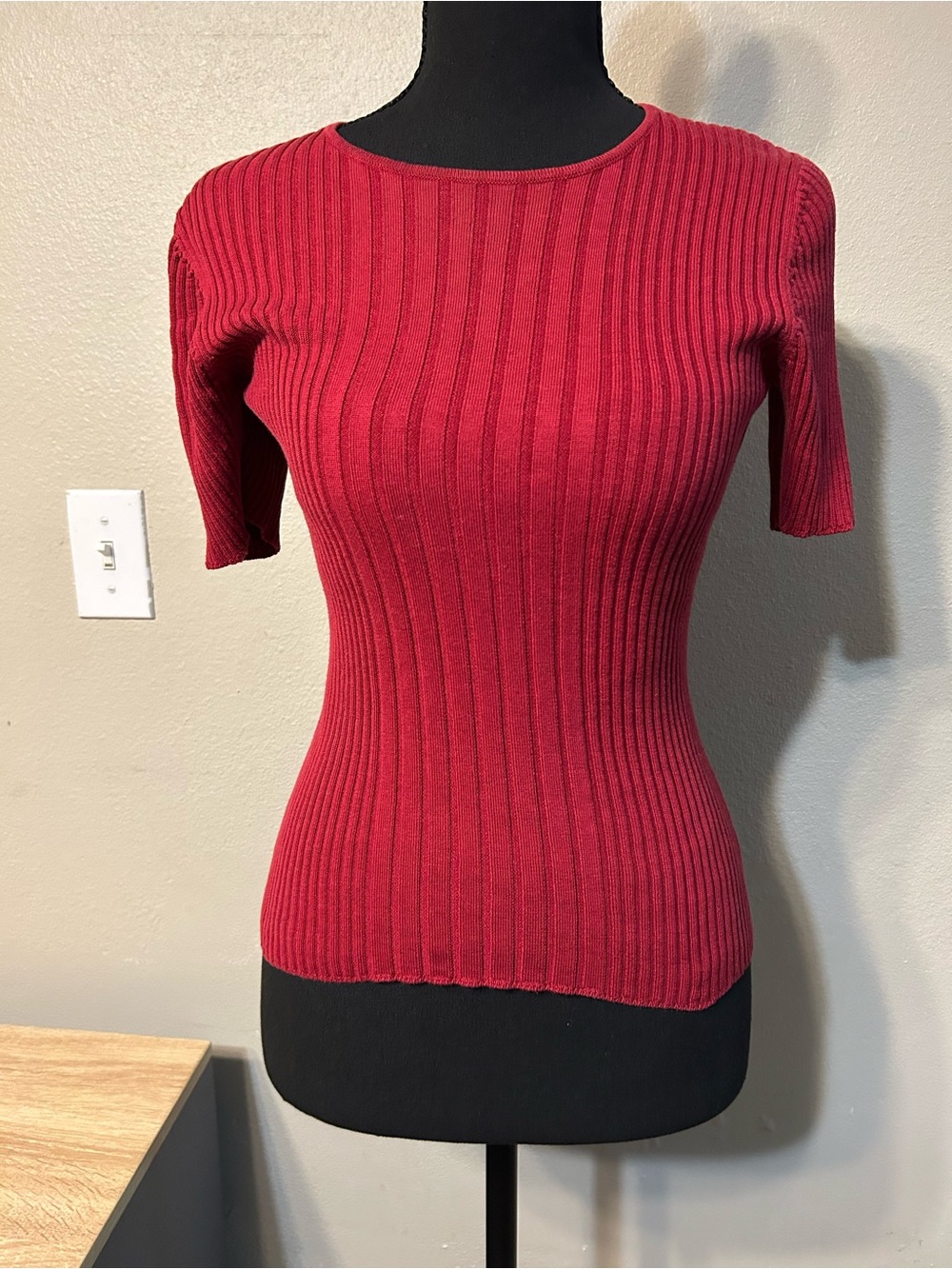 Vintage Bentley Arbuckle Women M 70% Silk Ribbed Knit Top Red Short Sleeve